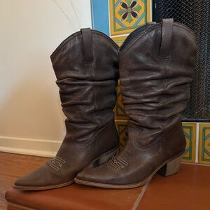 Slouchy Western Brown Leather Boots, size 39/8.5; made in Spain